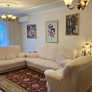 Oasis In The Heart Of Apartment